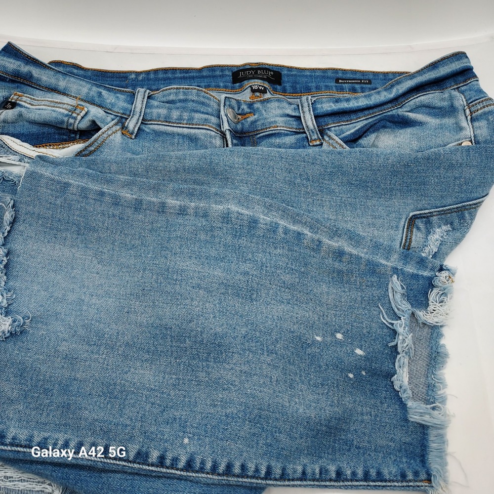 Judy Blue Boyfriend Fit Distressed Paint Splatter Jeans 18W JB82155LT Light Wash